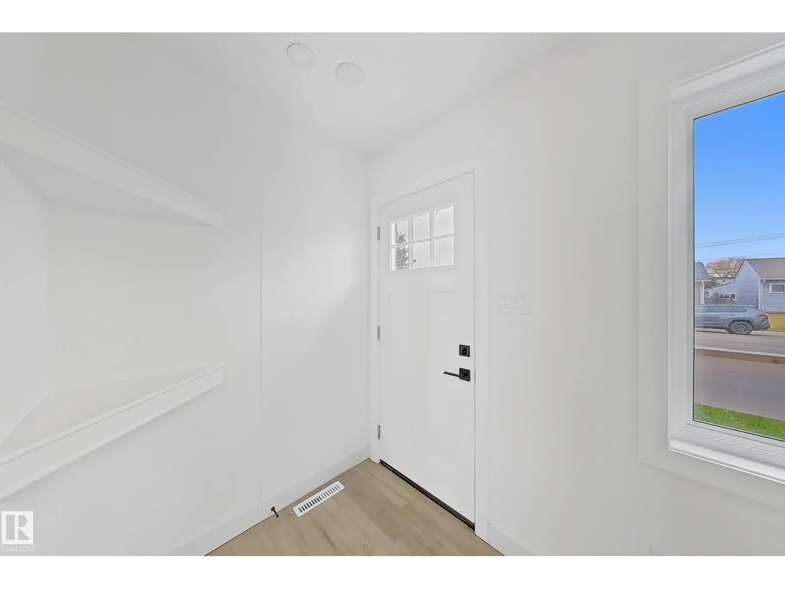 15911 108 AV NW