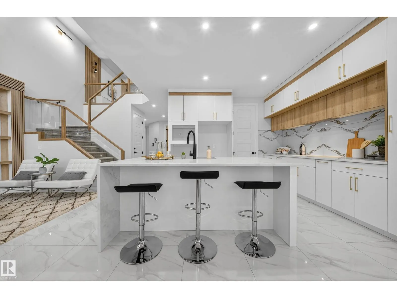 6274 19 ST