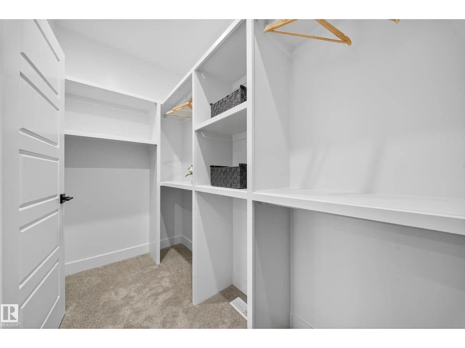 6274 19 ST