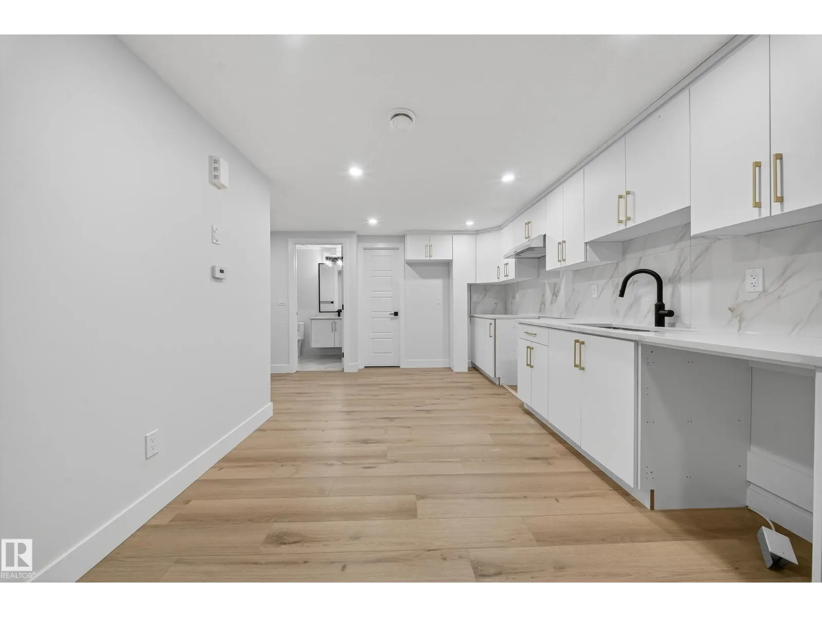 6274 19 ST