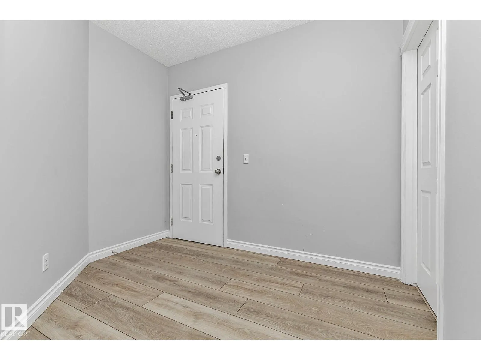 #308 9120 156 ST NW