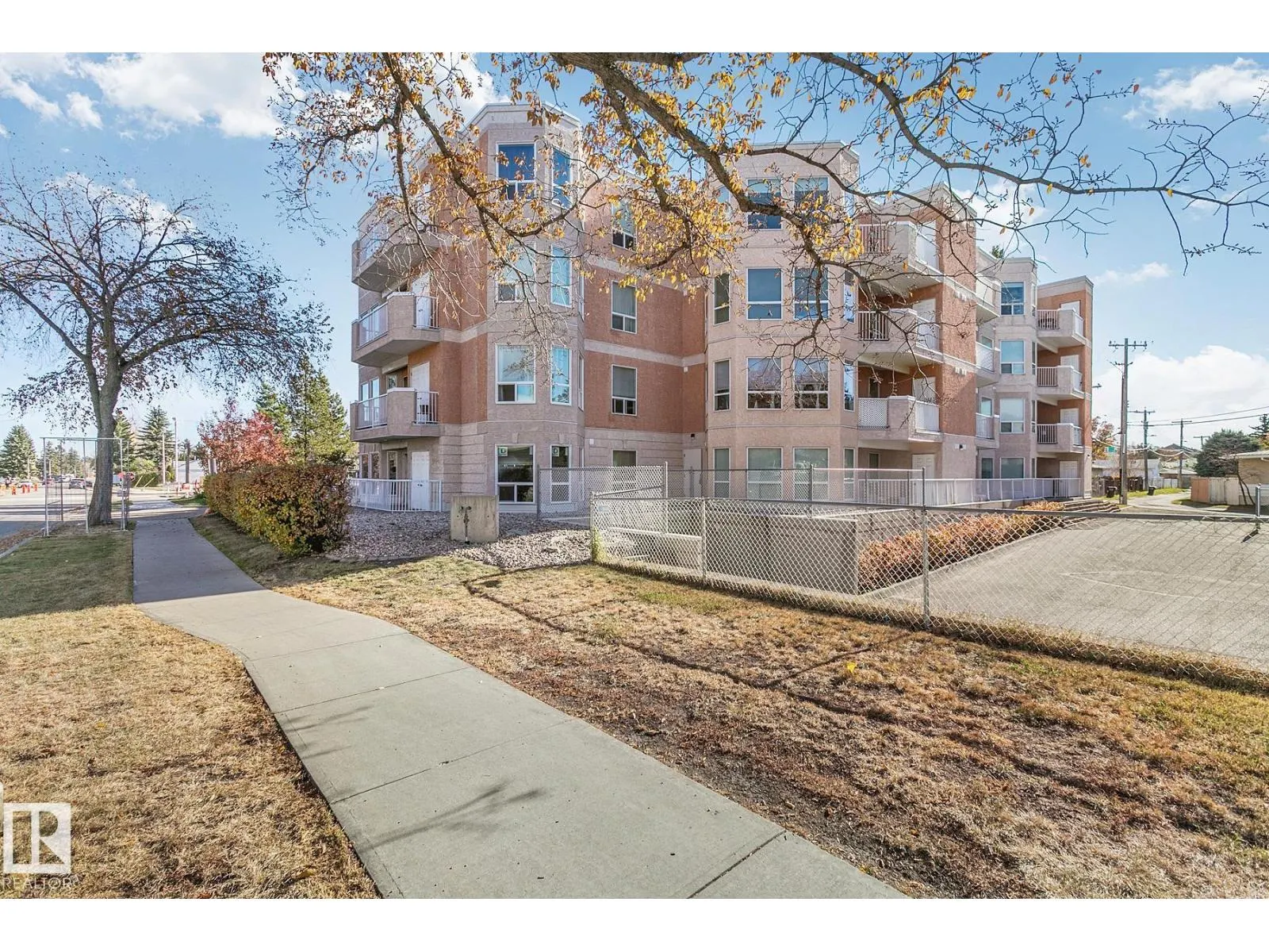 #308 9120 156 ST NW