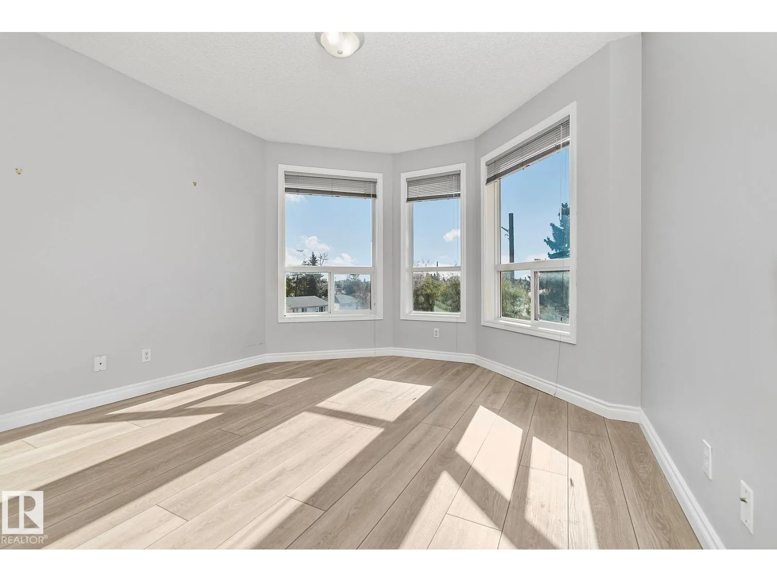 #308 9120 156 ST NW