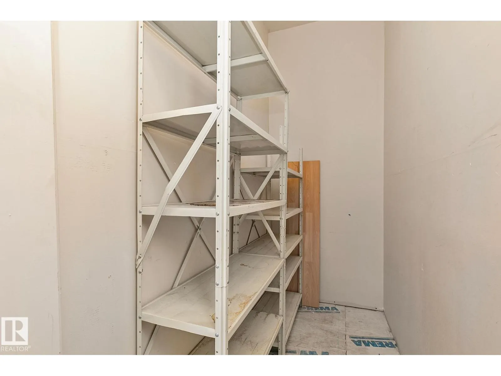 #308 9120 156 ST NW