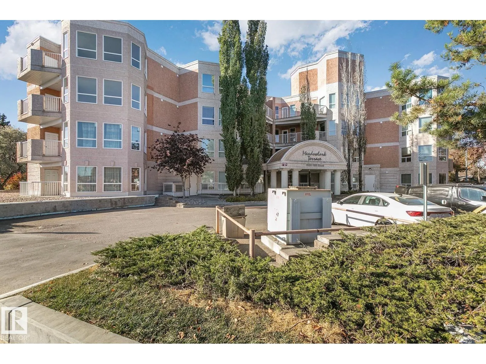 #308 9120 156 ST NW