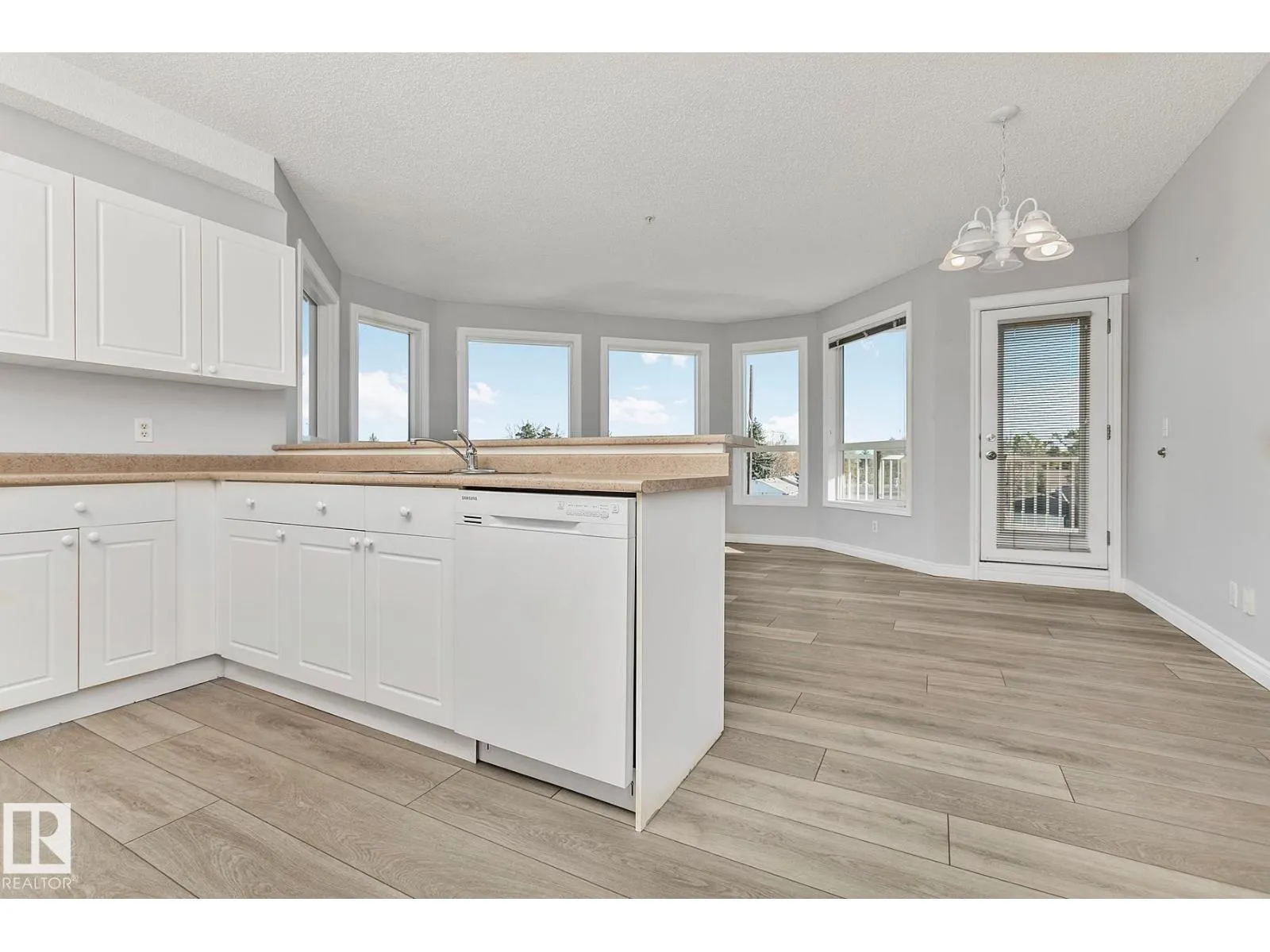 #308 9120 156 ST NW