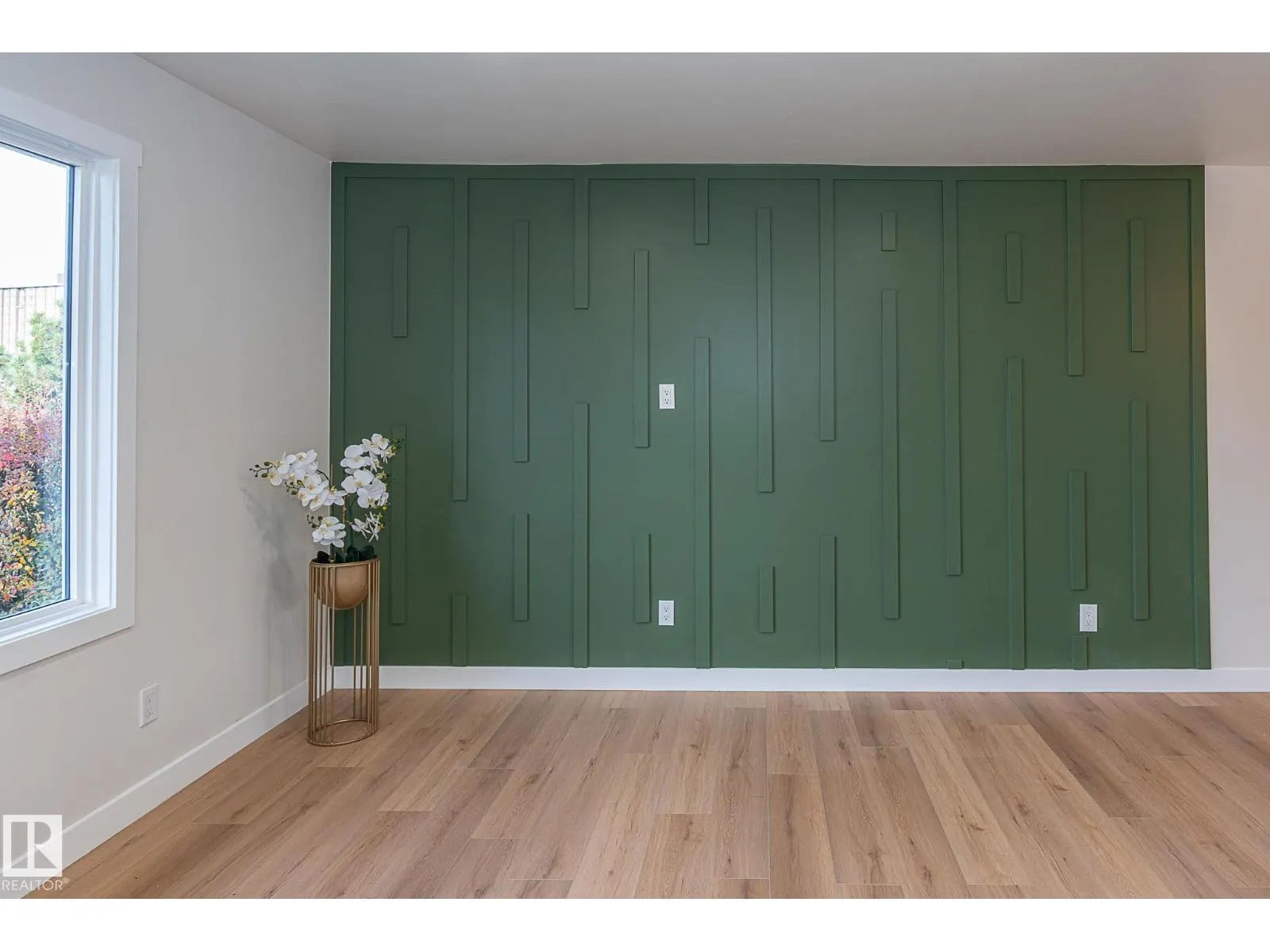 6807 98A AV NW