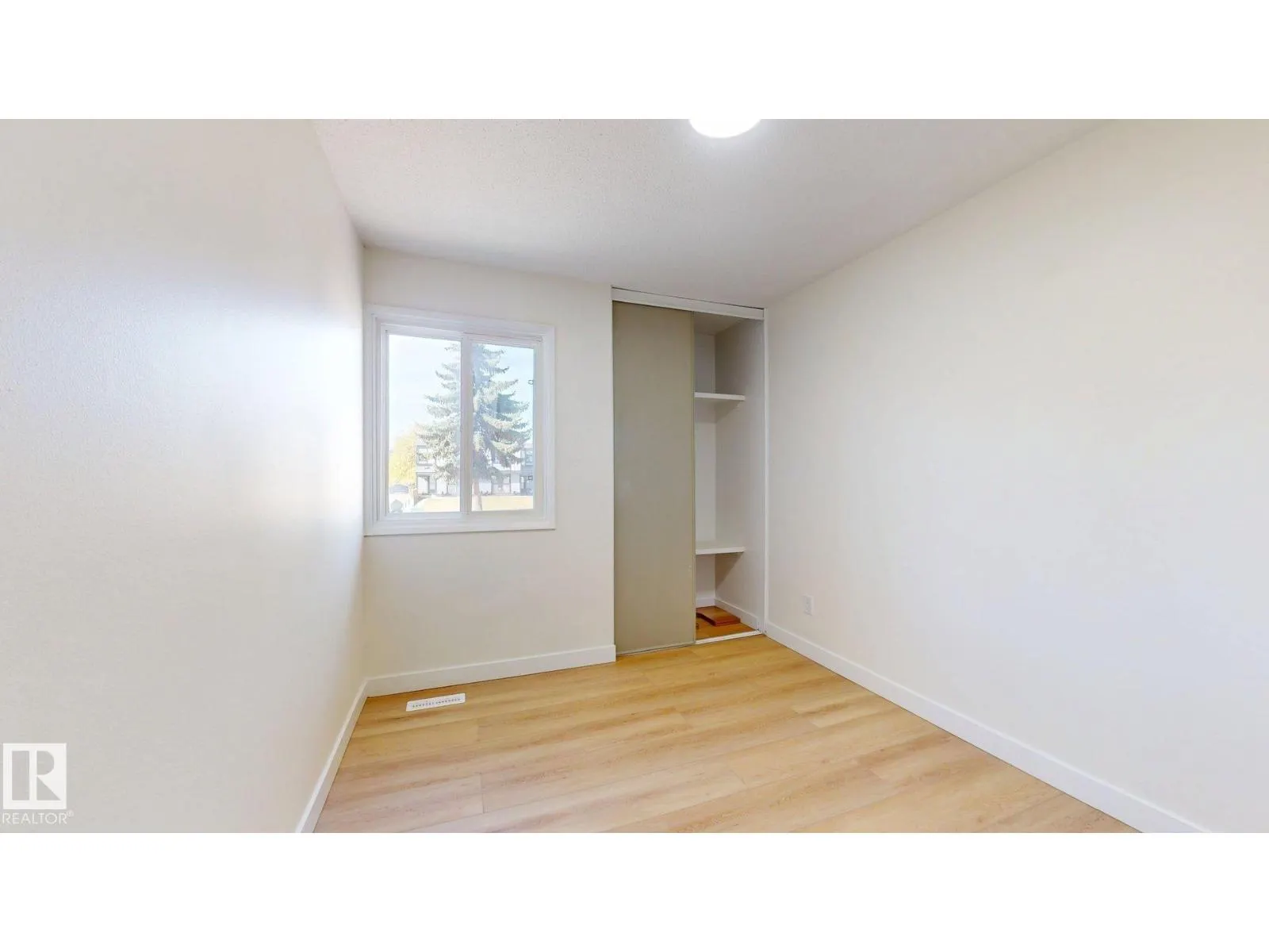 #166 3308 113 AV NW