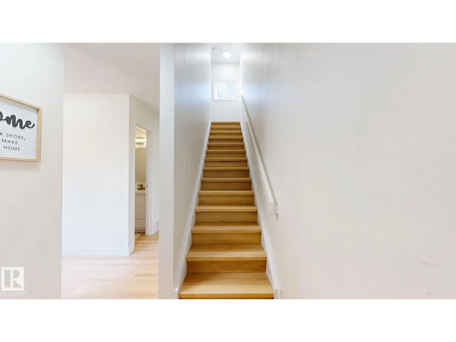 #166 3308 113 AV NW