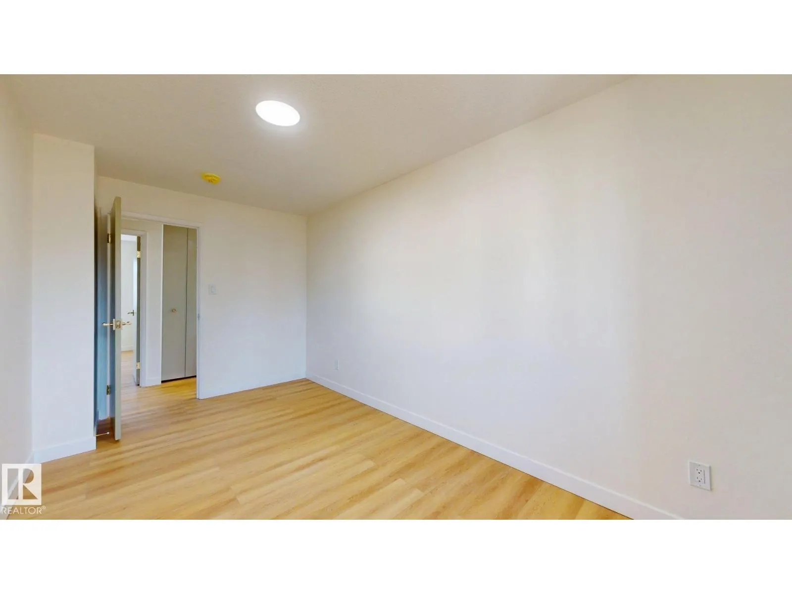 #166 3308 113 AV NW