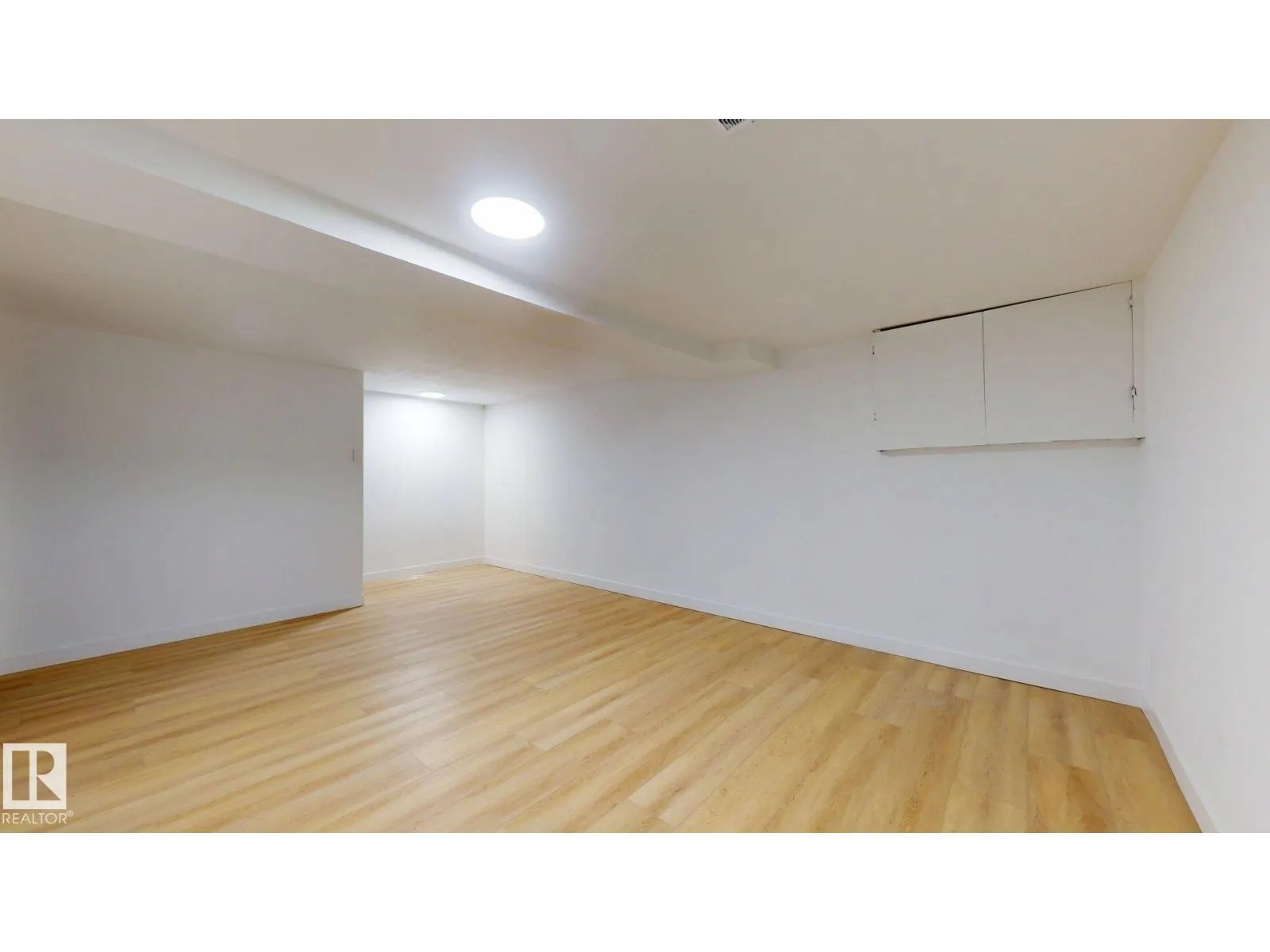 #166 3308 113 AV NW