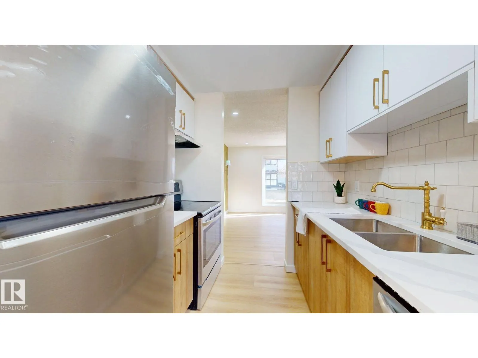 #166 3308 113 AV NW