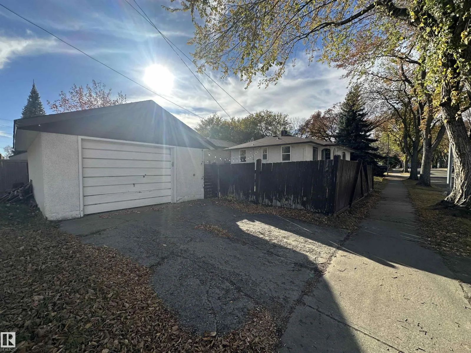 10447 81 ST NW