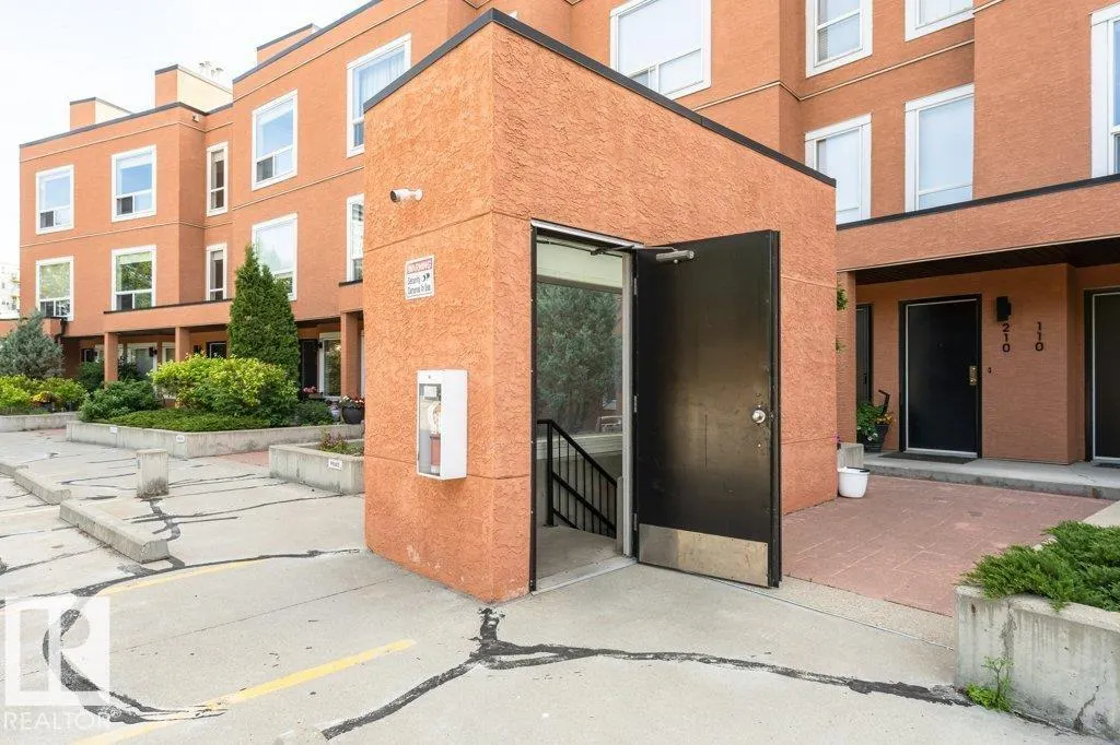 #214 10105 95 ST NW