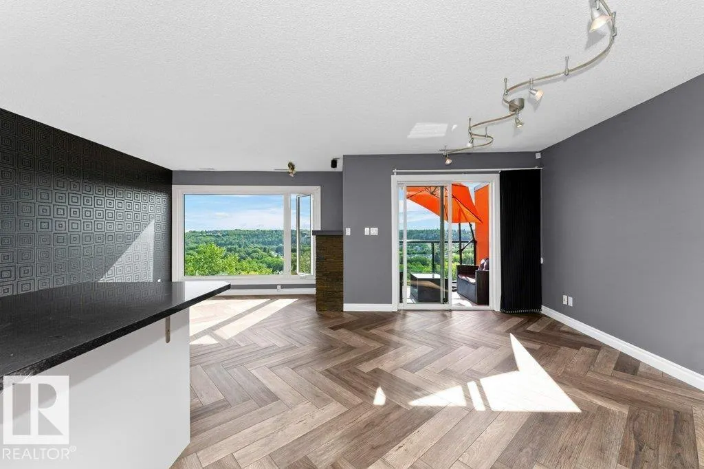 #214 10105 95 ST NW