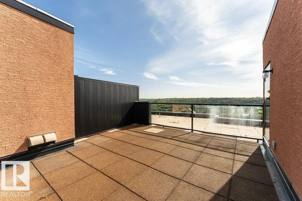 #214 10105 95 ST NW