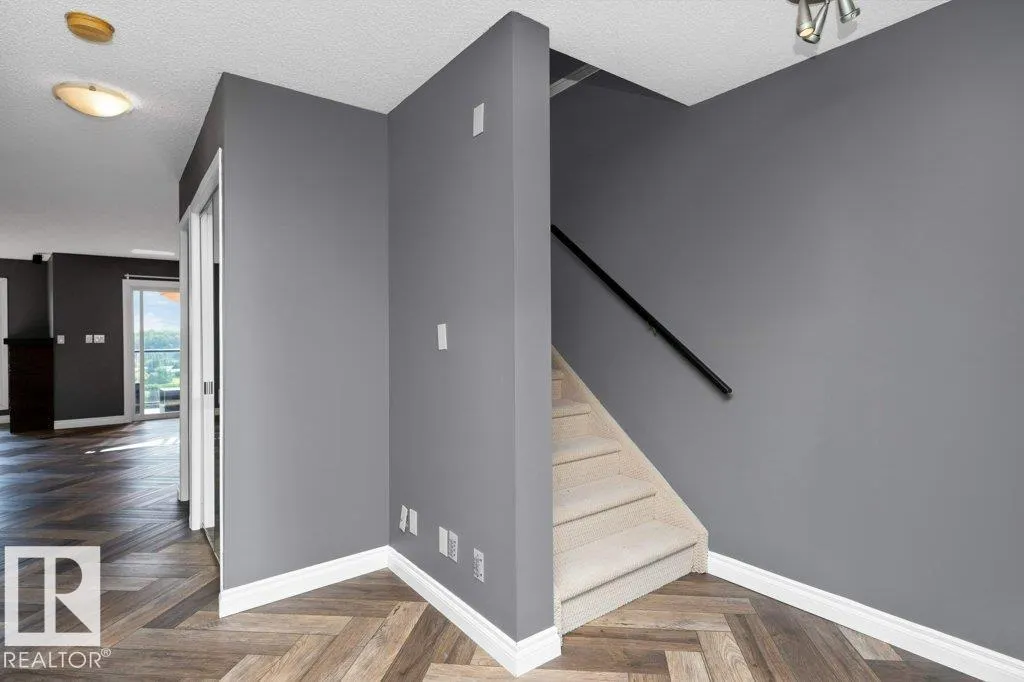 #214 10105 95 ST NW
