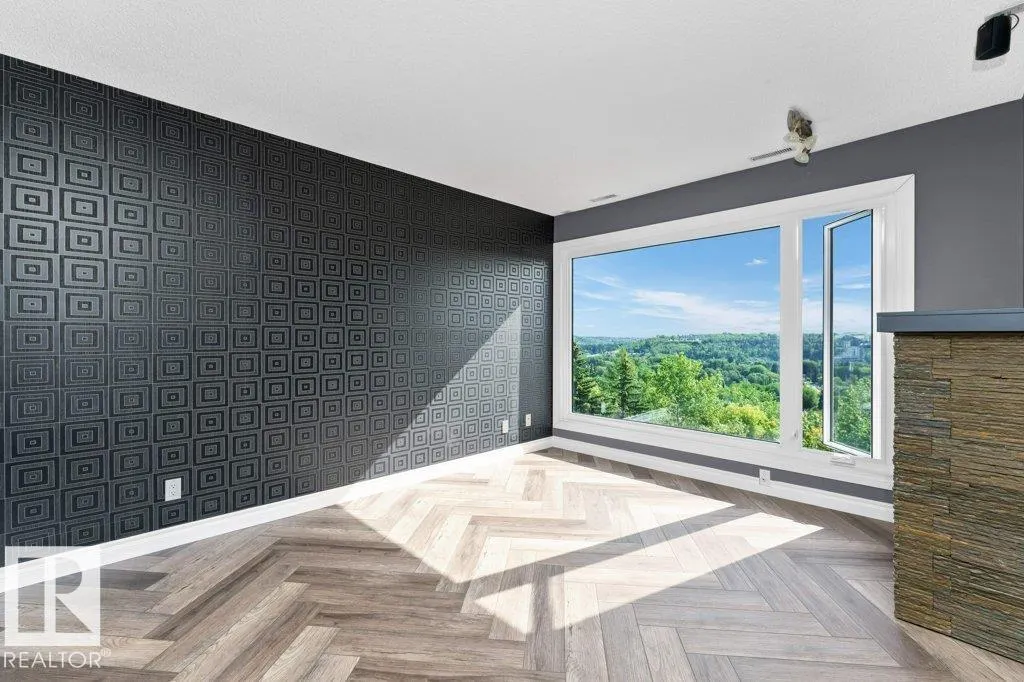 #214 10105 95 ST NW