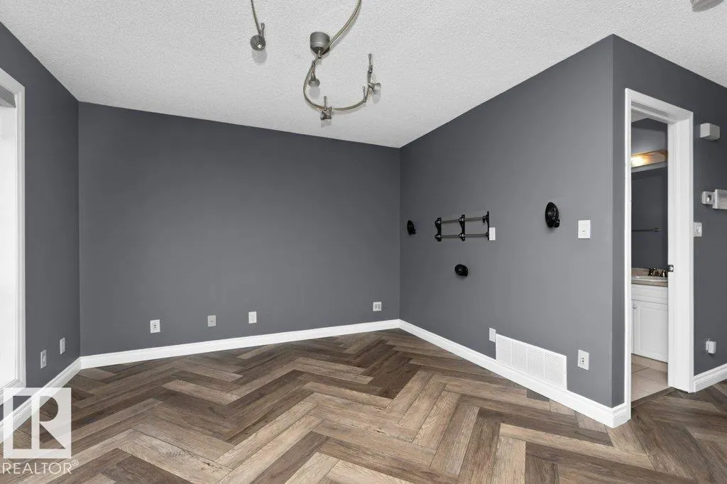 #214 10105 95 ST NW