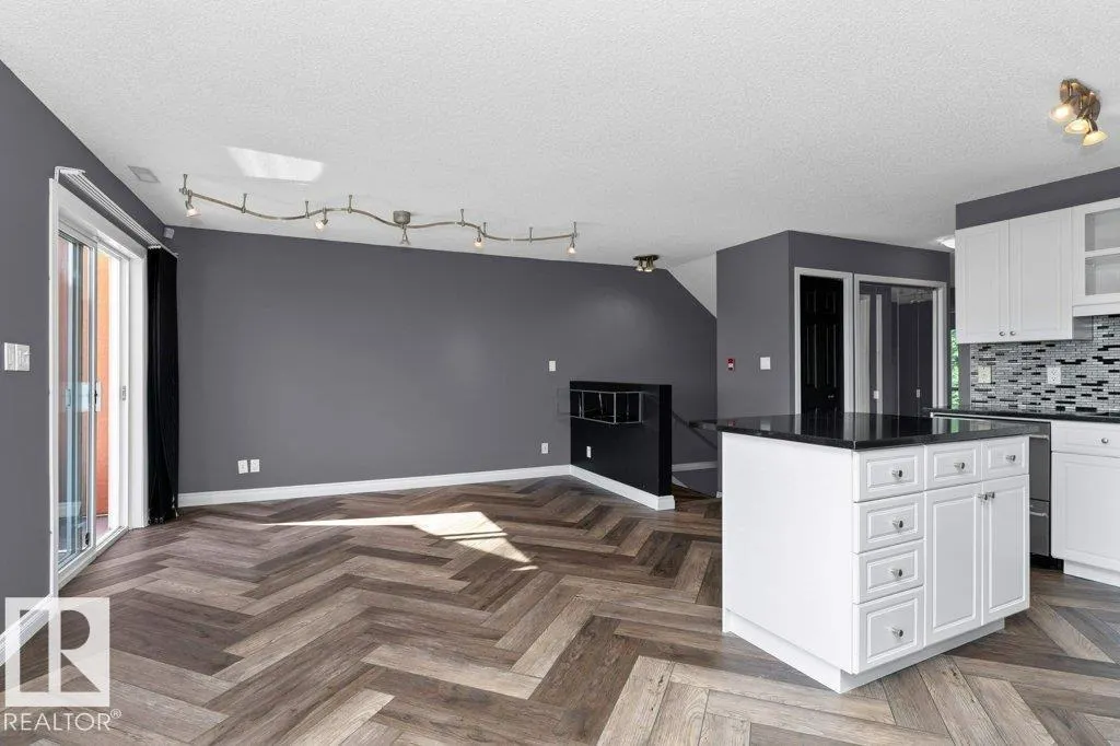 #214 10105 95 ST NW
