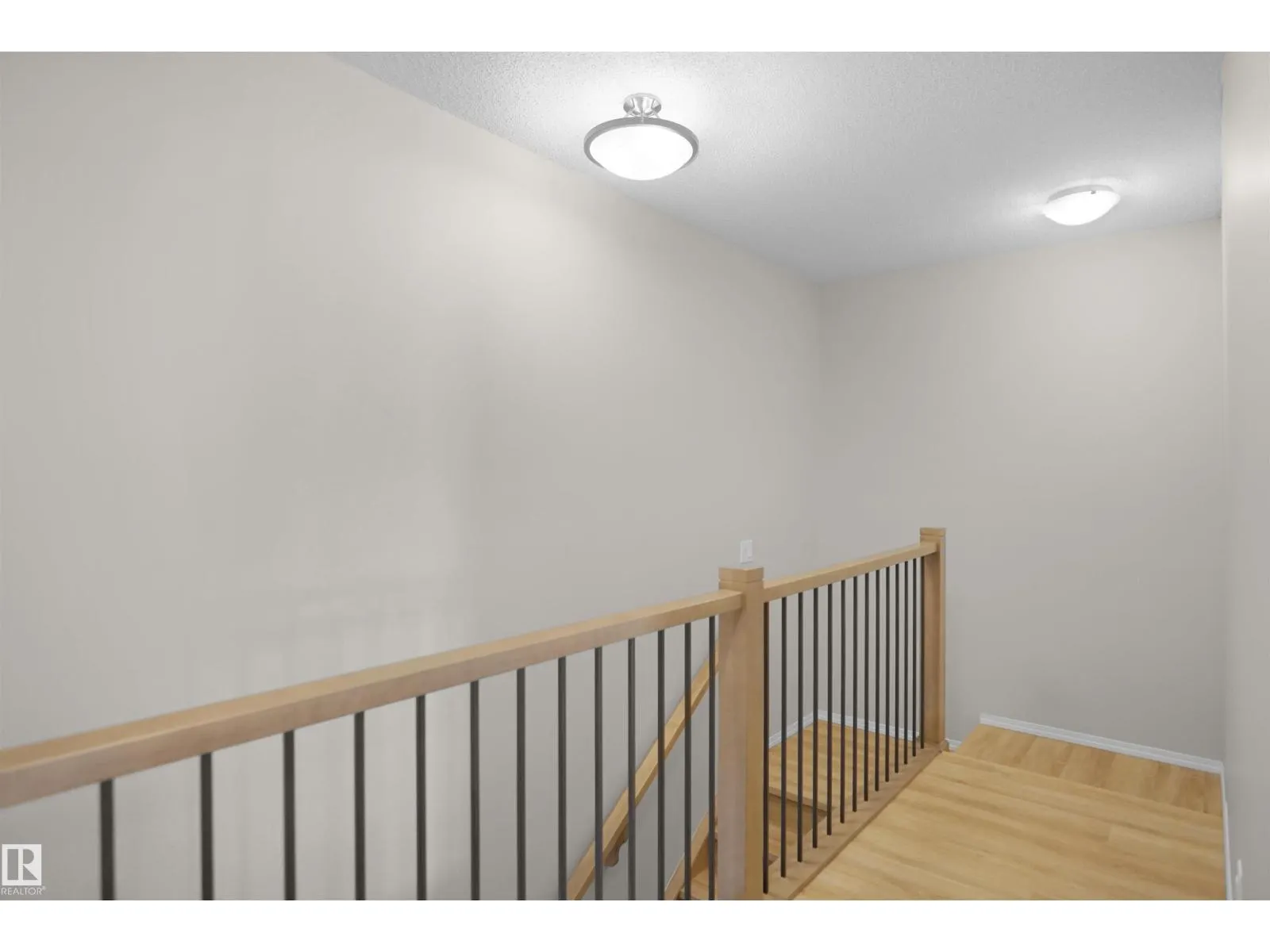 20525 21A AV NW