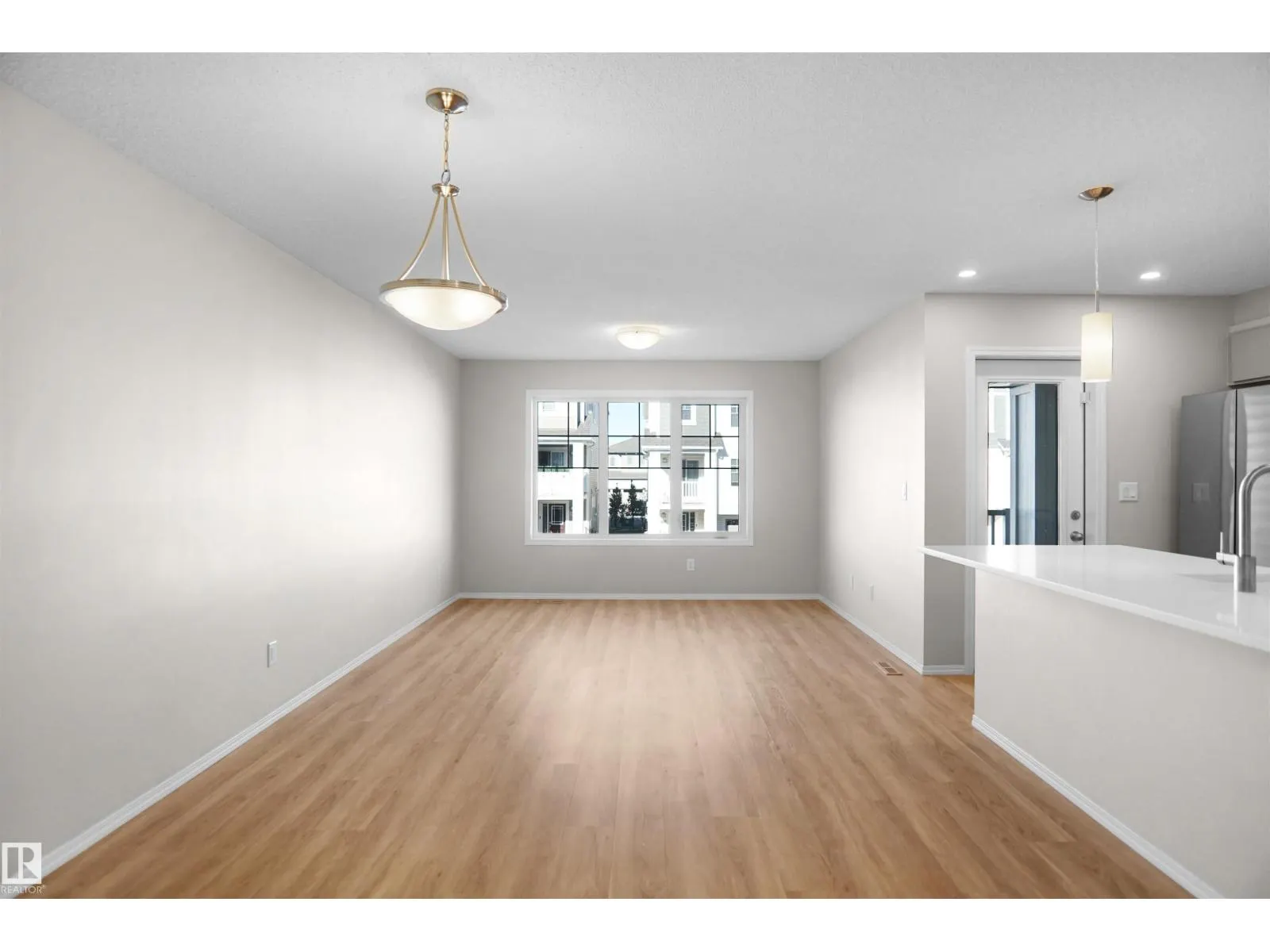 20525 21A AV NW