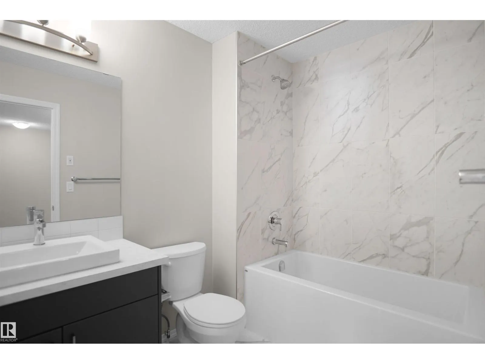 20525 21A AV NW