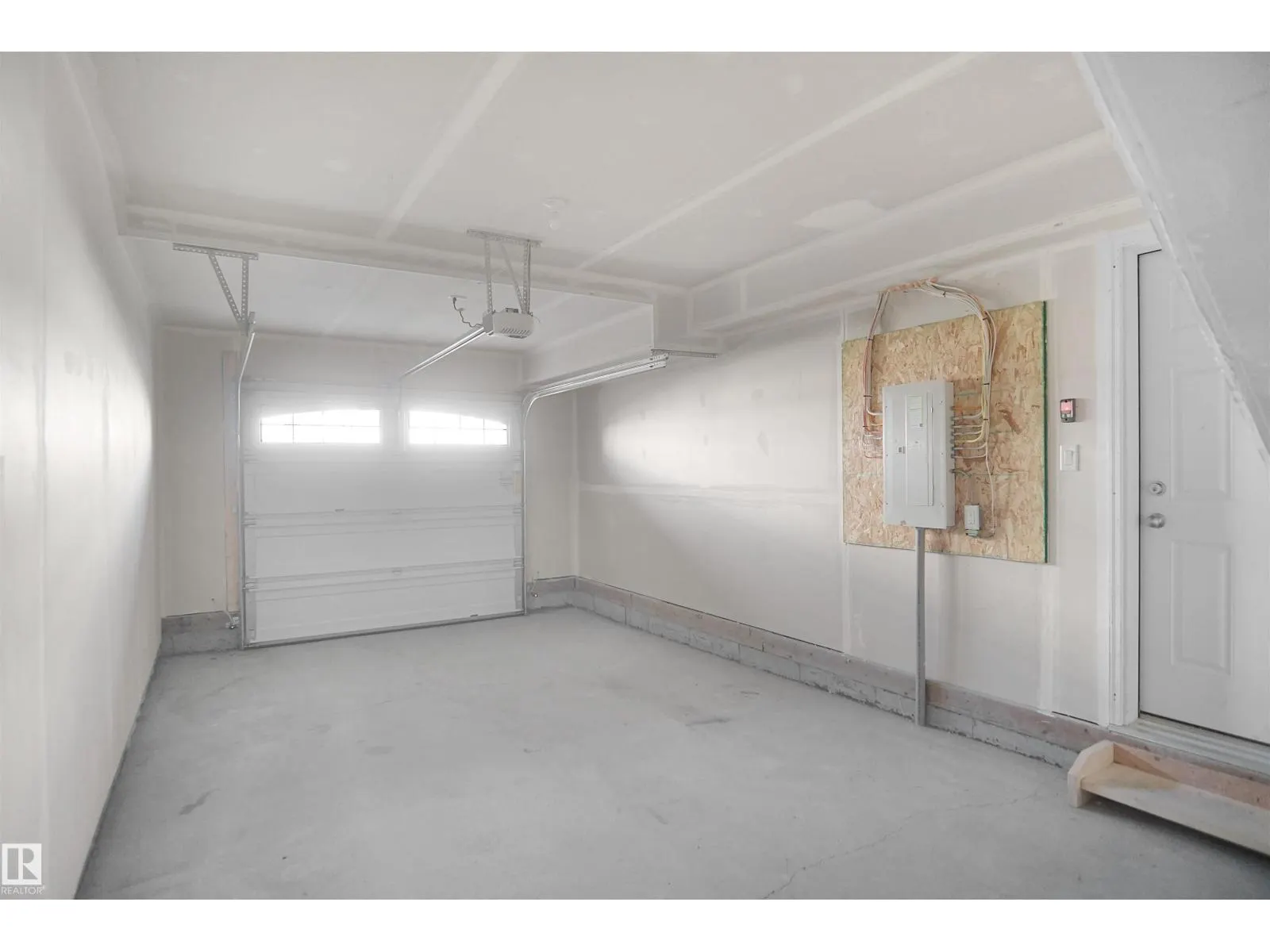 20525 21A AV NW