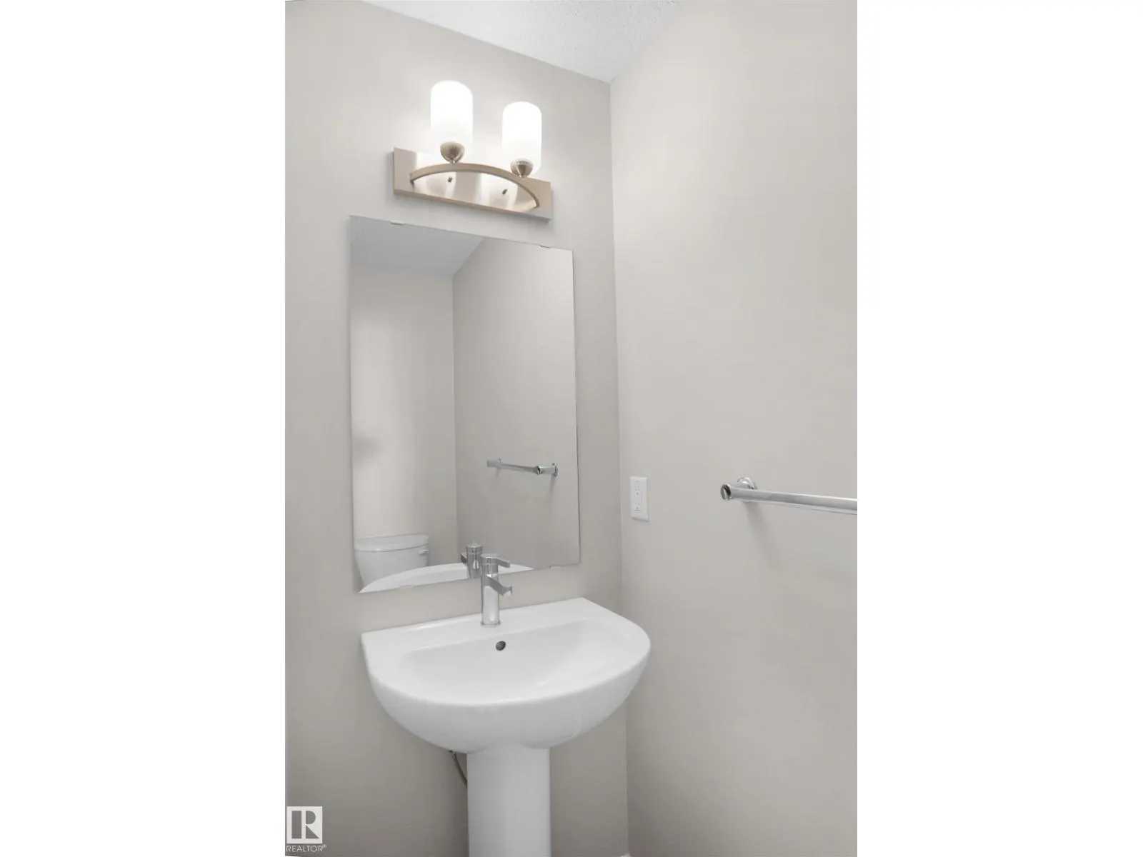 20525 21A AV NW
