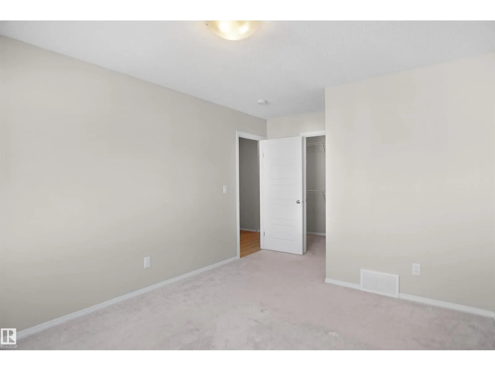 20525 21A AV NW