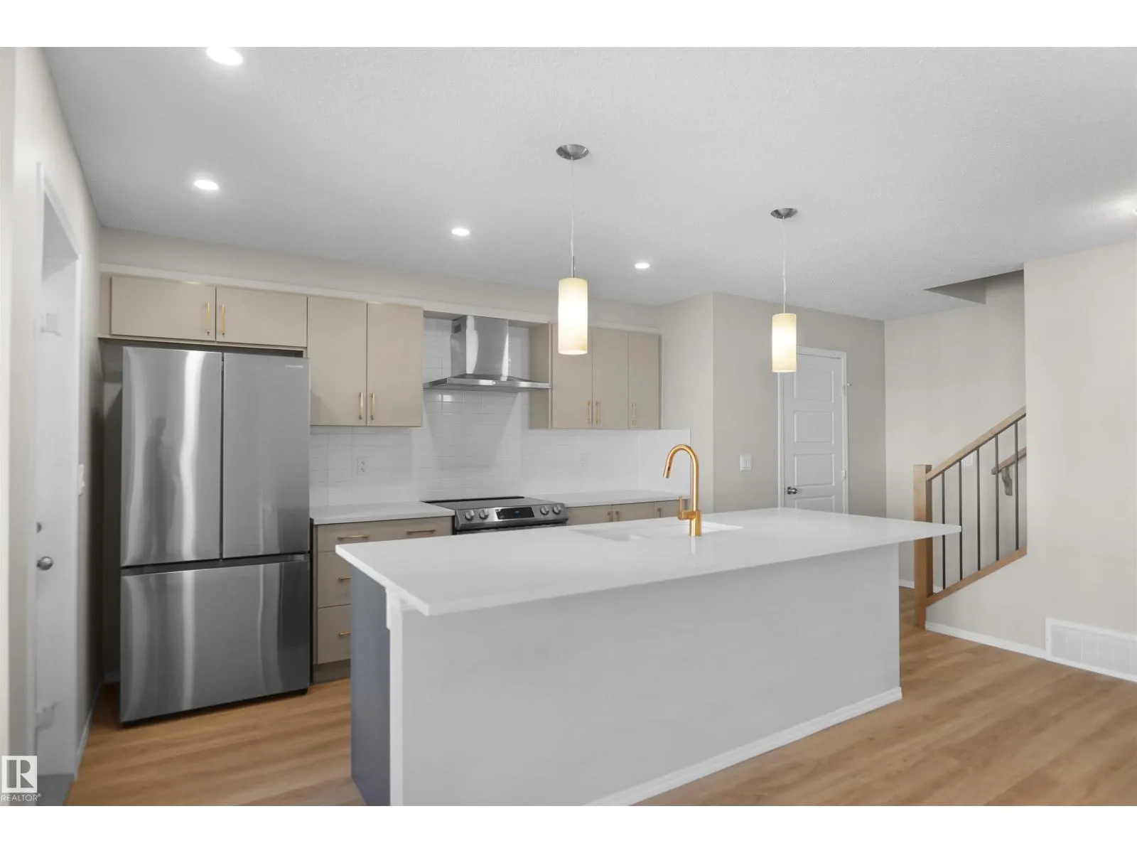 20525 21A AV NW