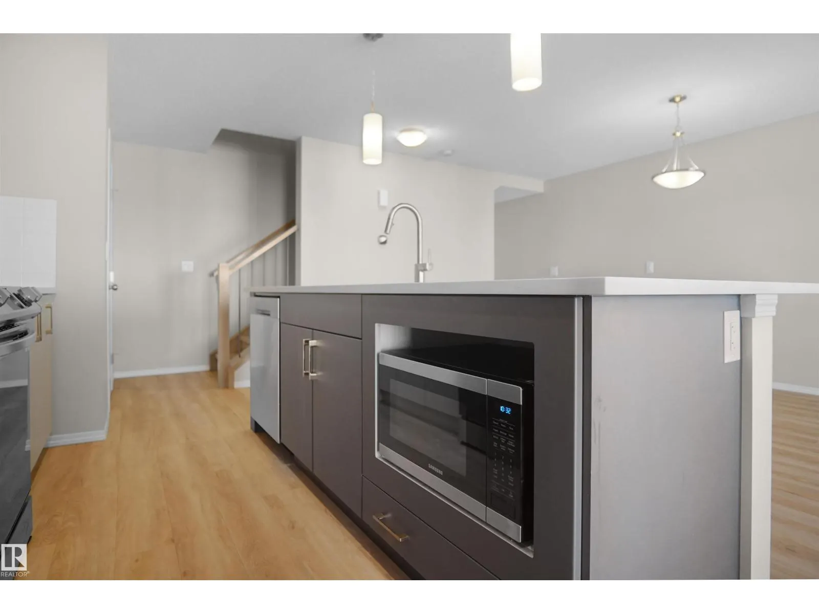 20525 21A AV NW