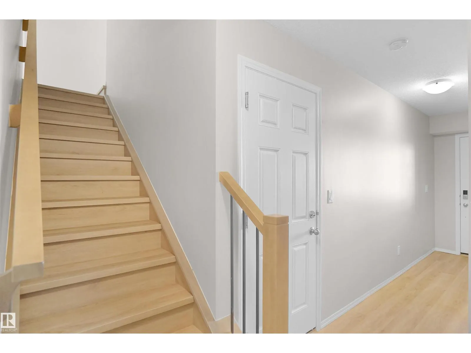 20525 21A AV NW