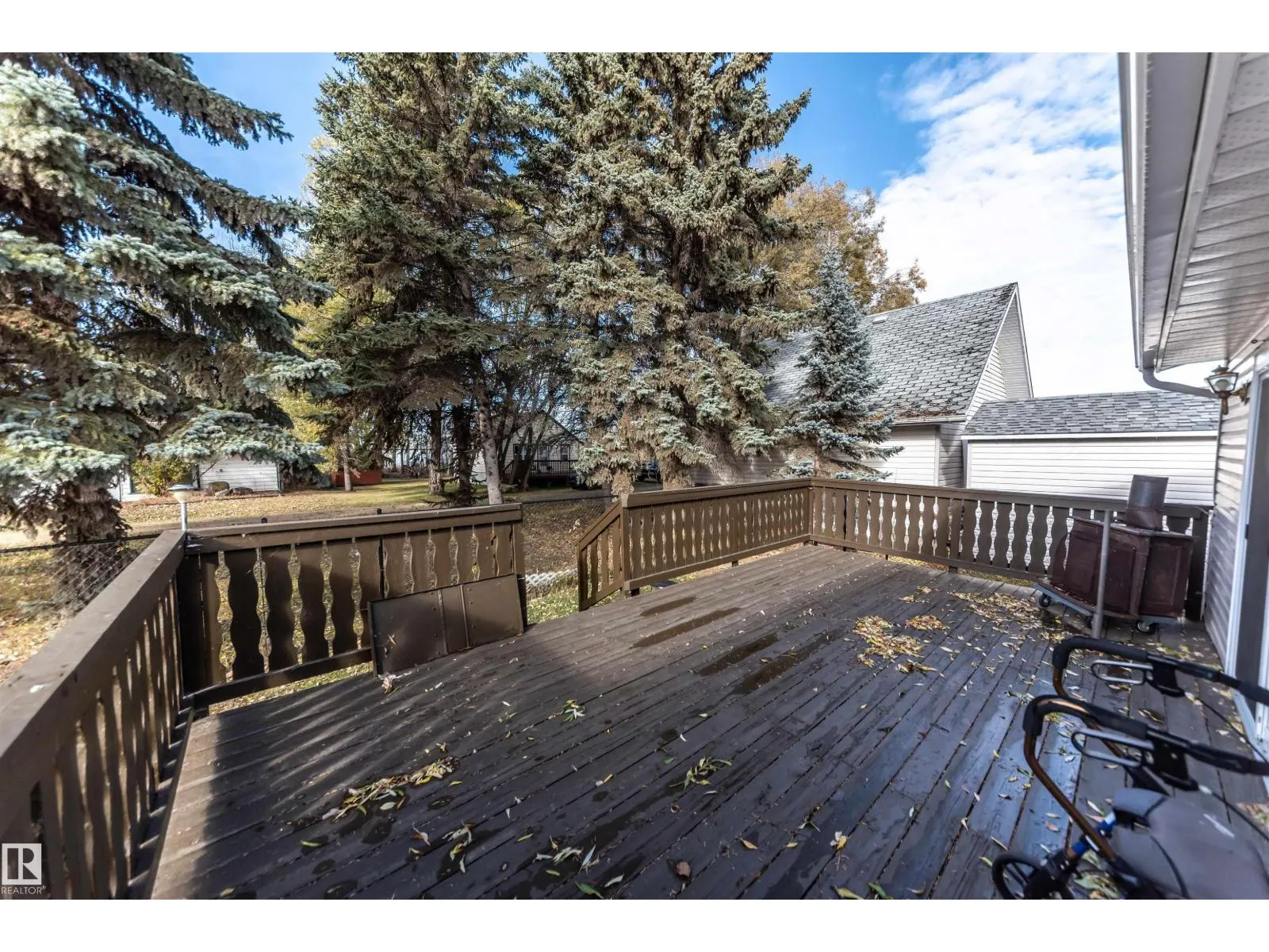5021 Lakeview