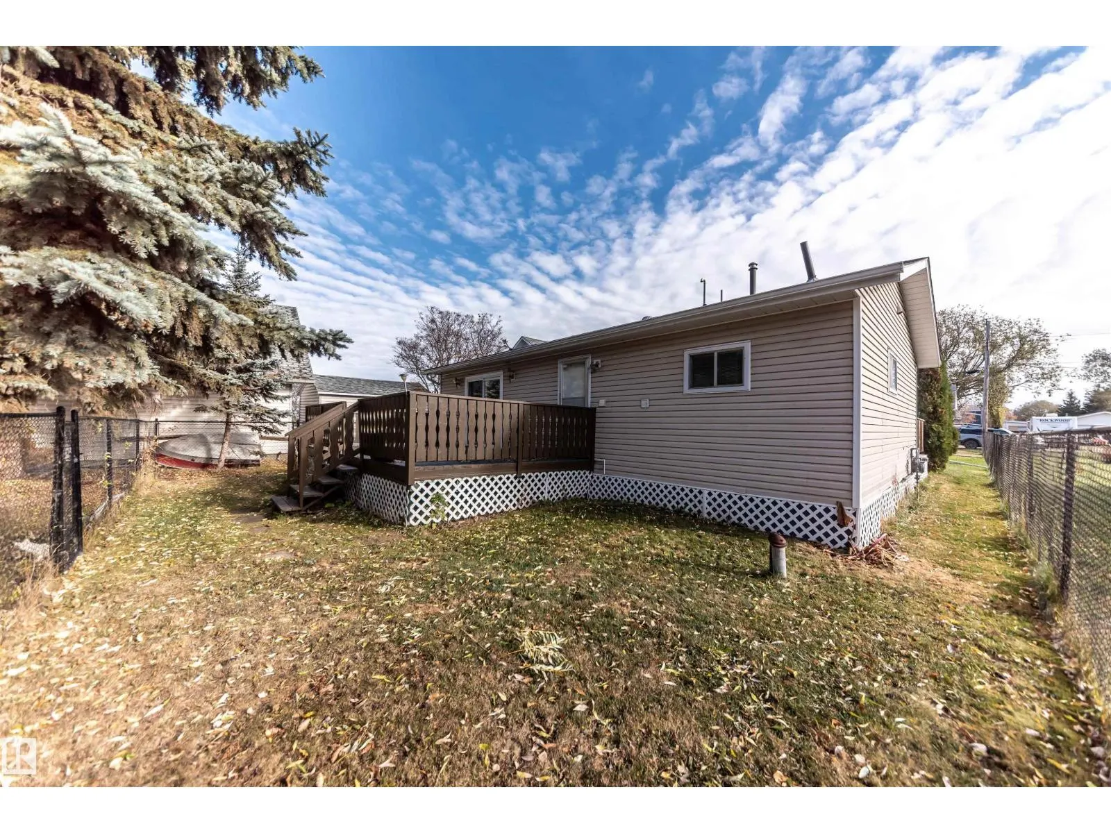 5021 Lakeview