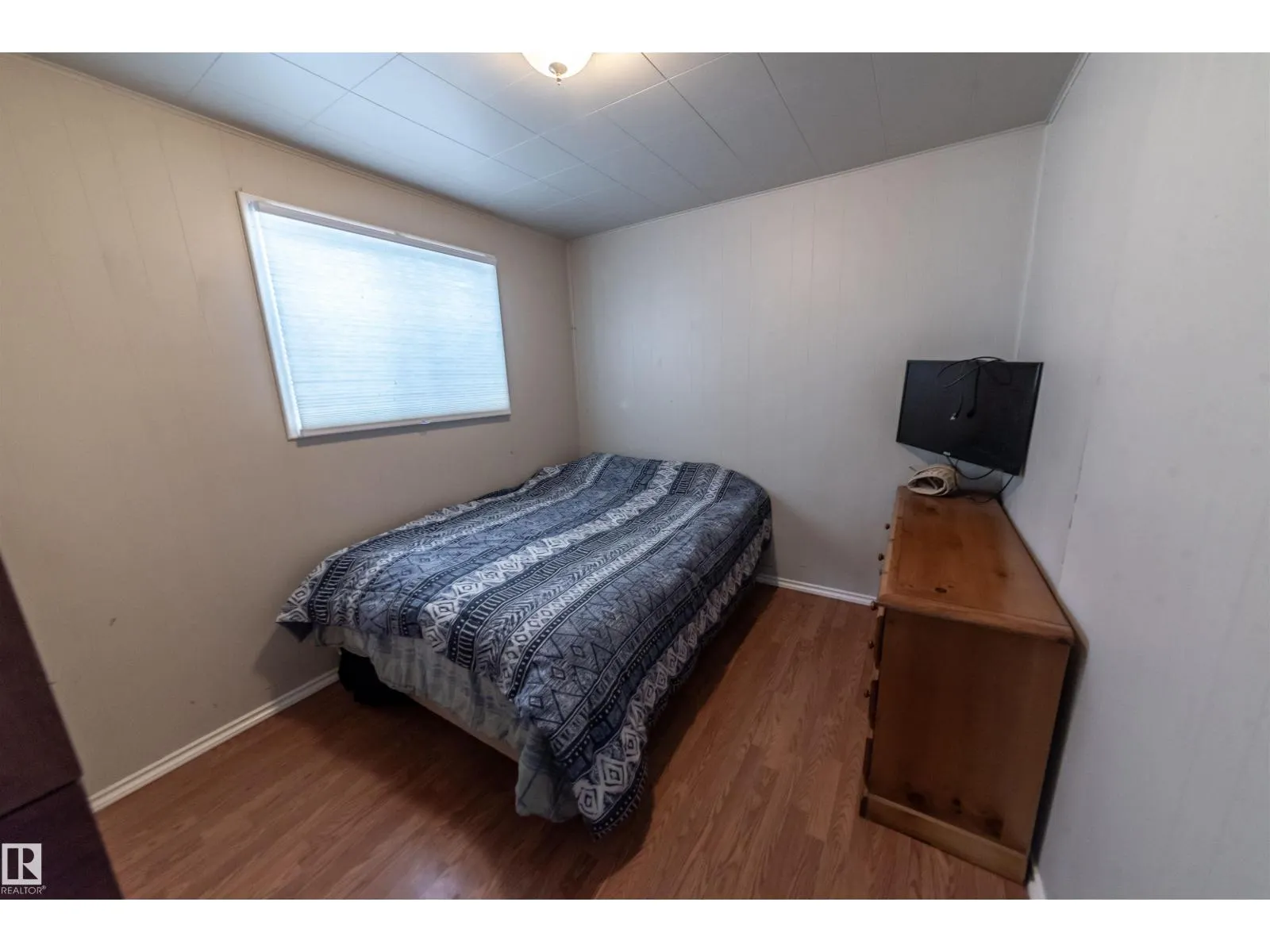5021 Lakeview