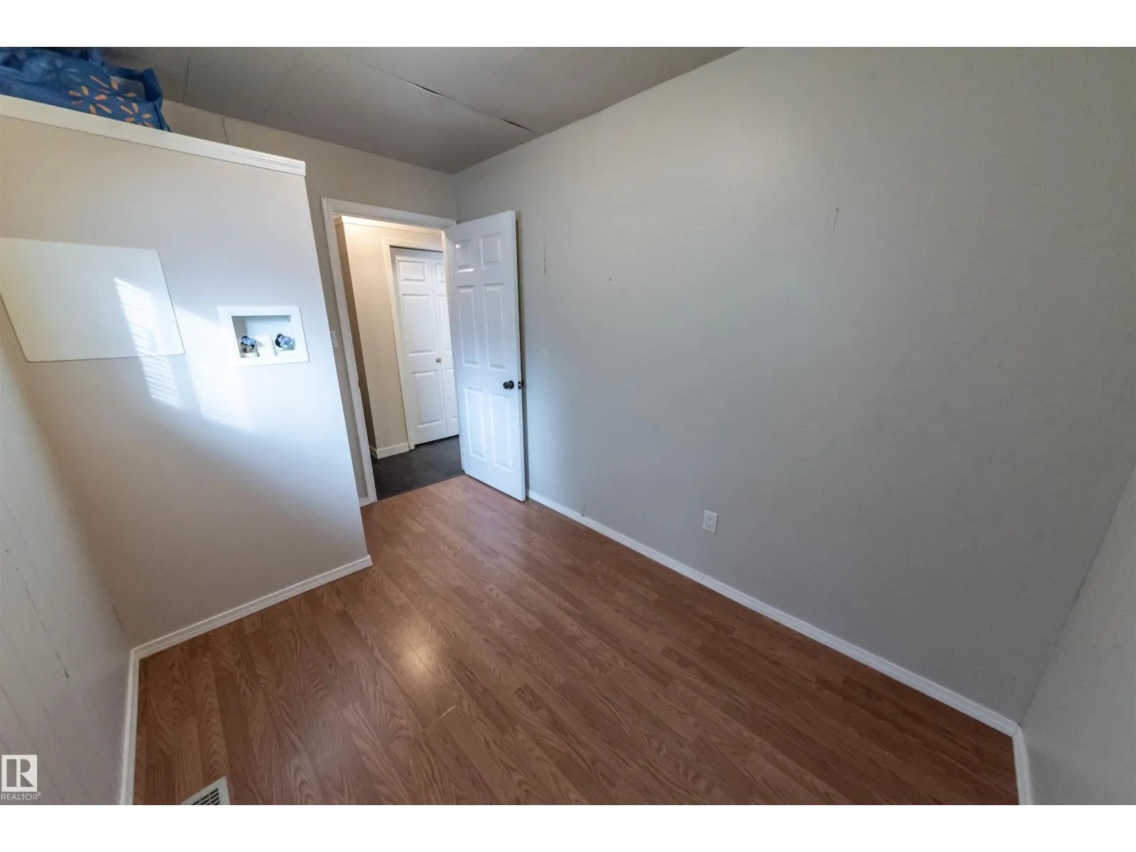 5021 Lakeview