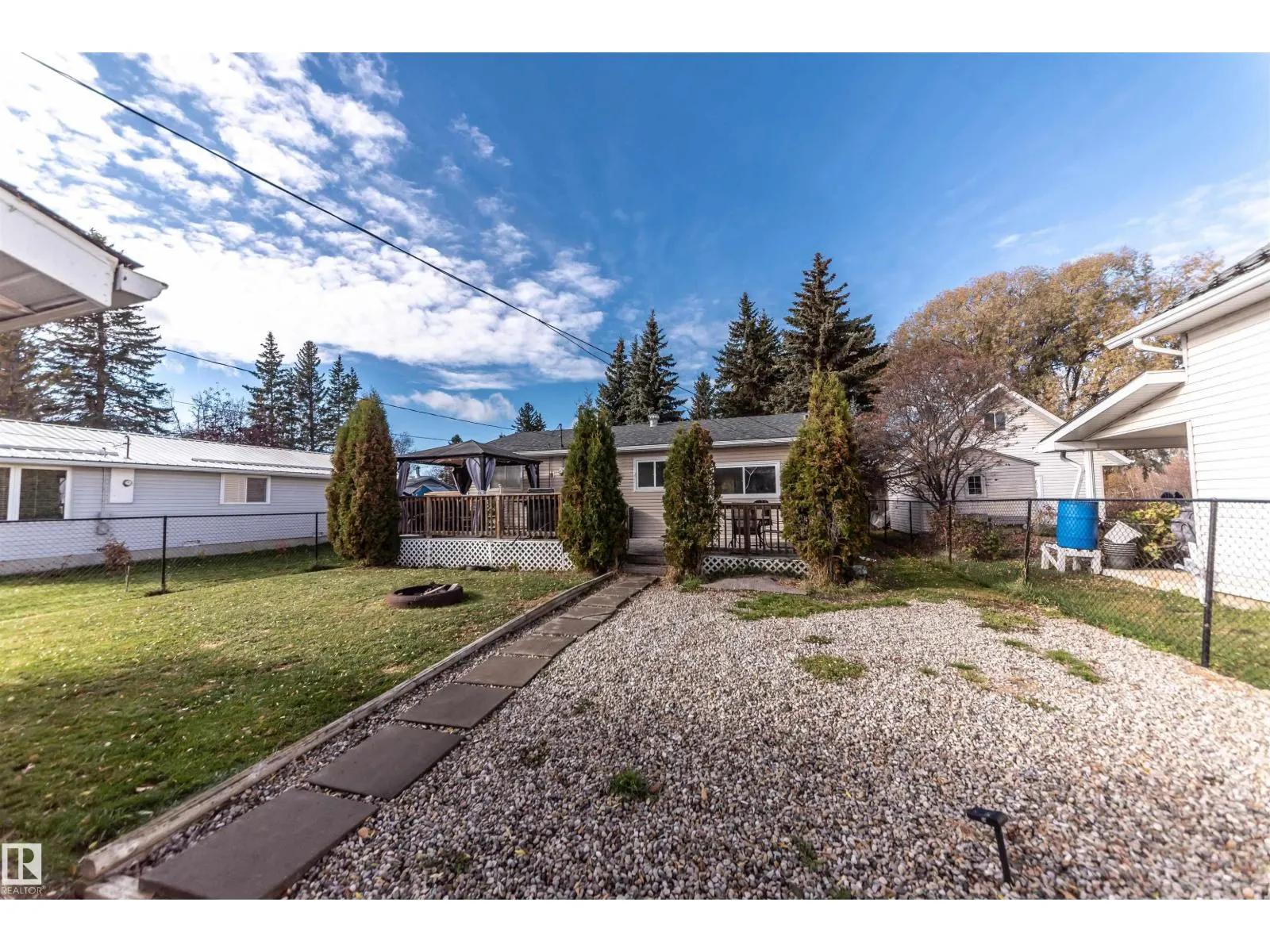 5021 Lakeview