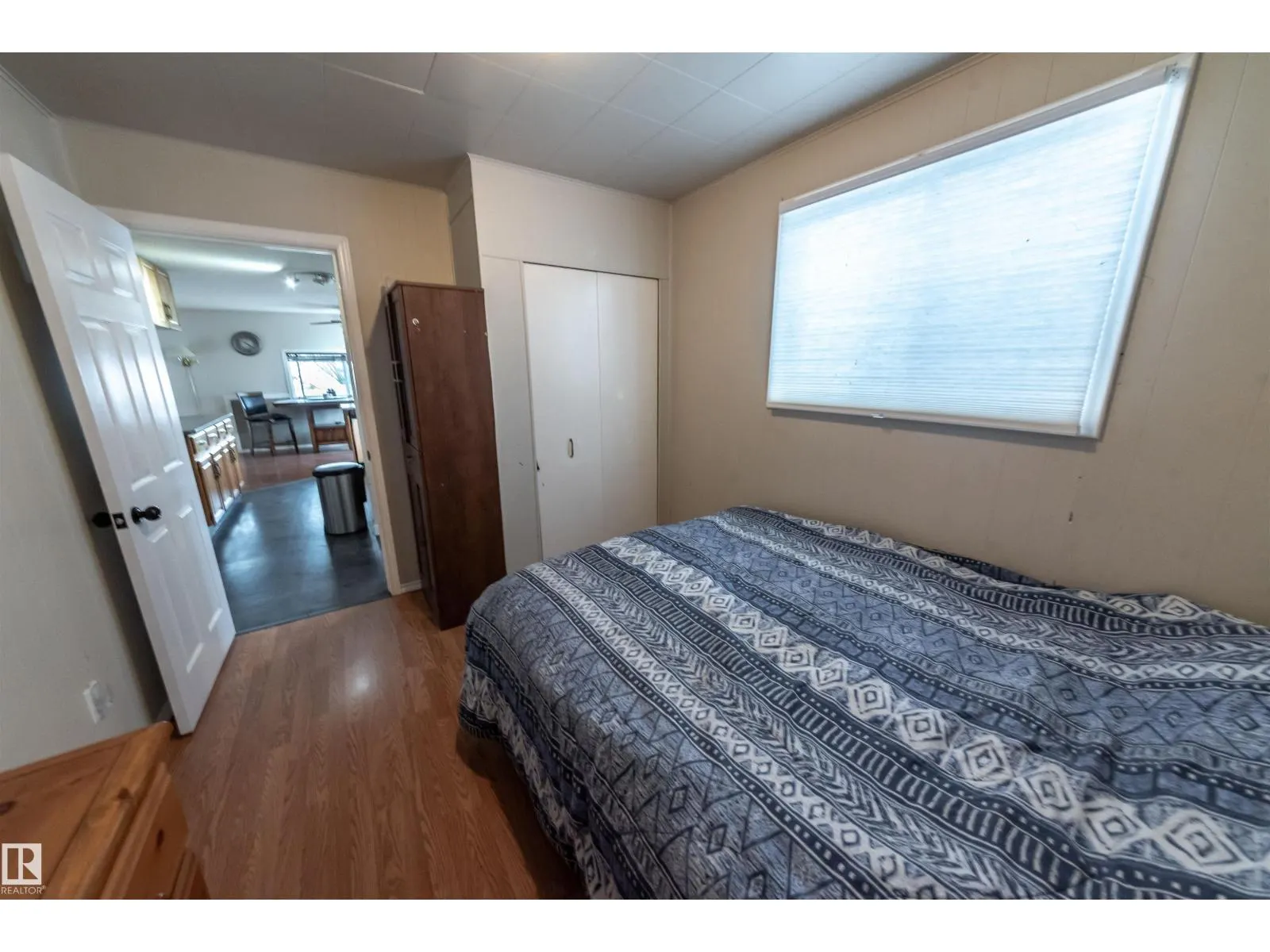 5021 Lakeview