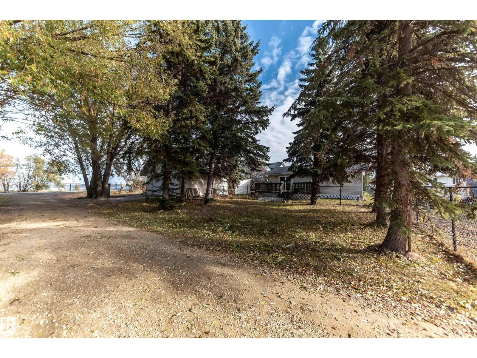 5021 Lakeview