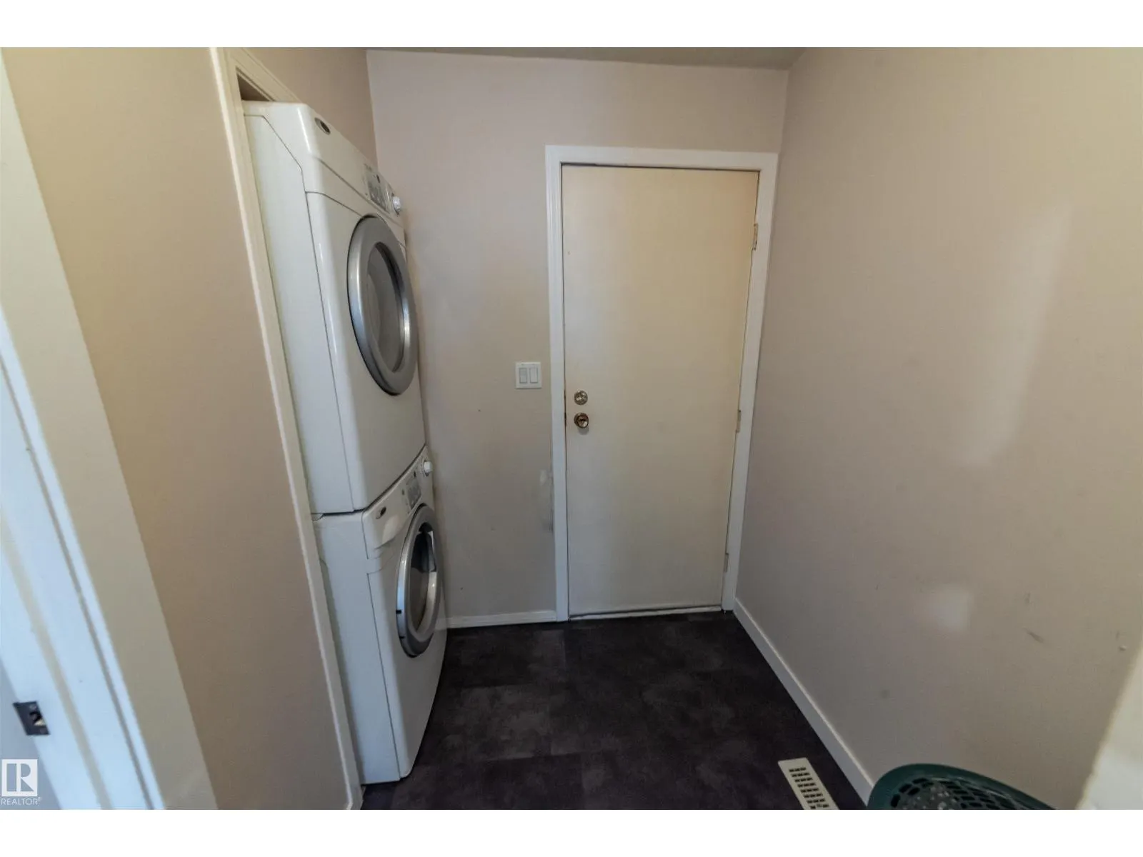 5021 Lakeview