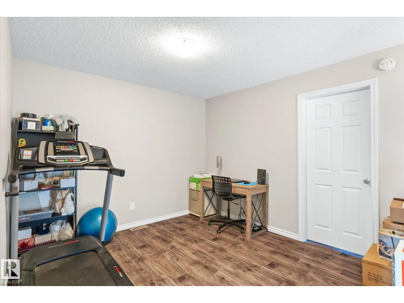 2424 19A AV NW
