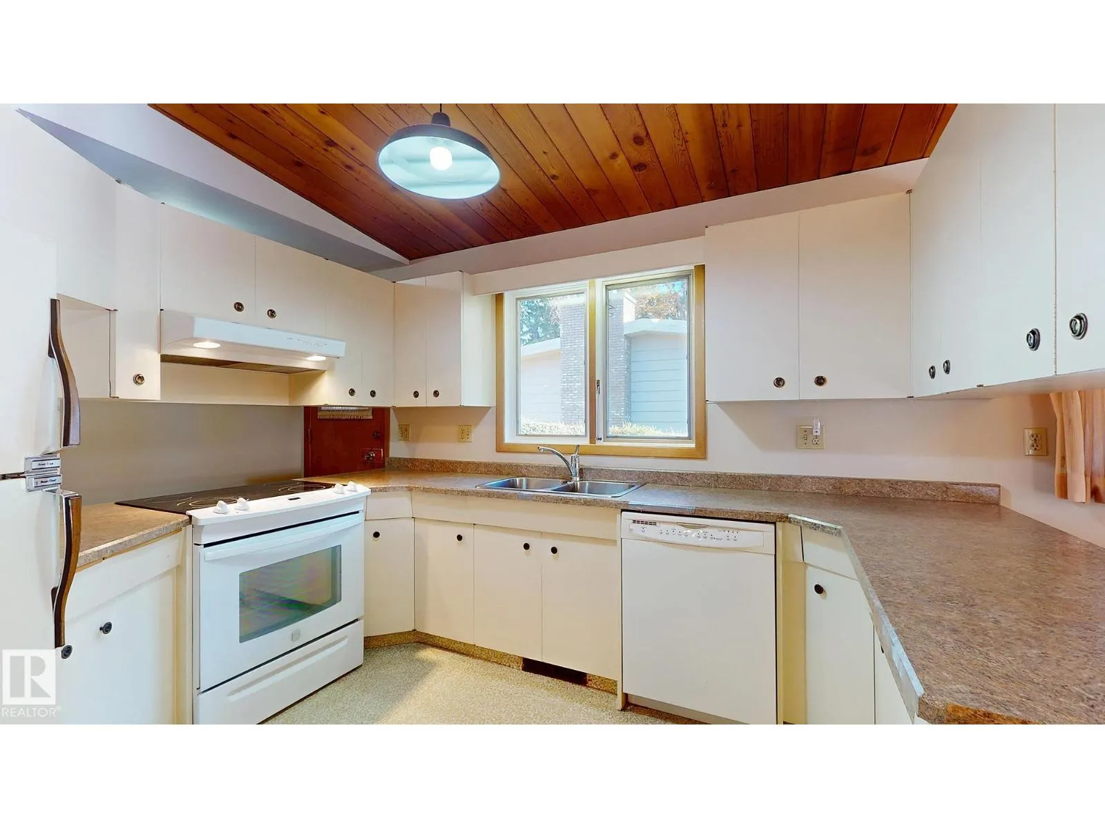 13 VALLEYVIEW CR NW