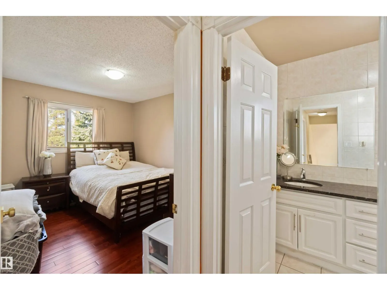 18204 61 AV NW