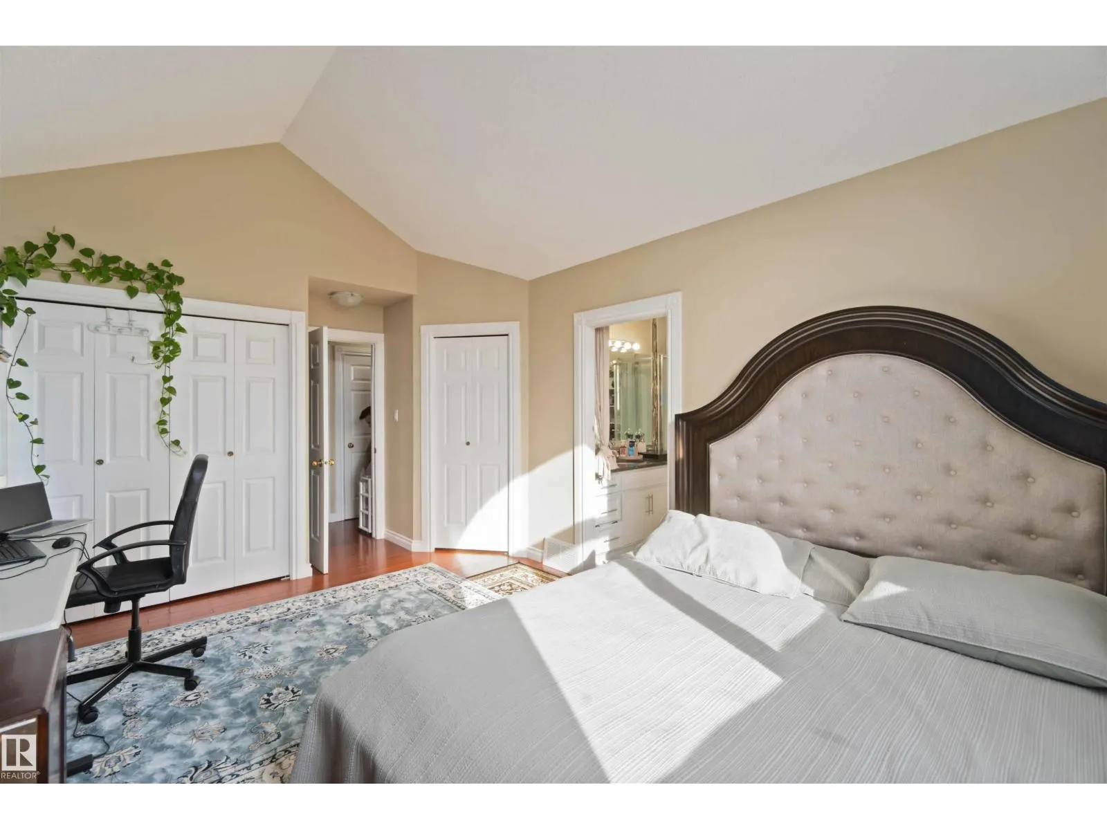 18204 61 AV NW