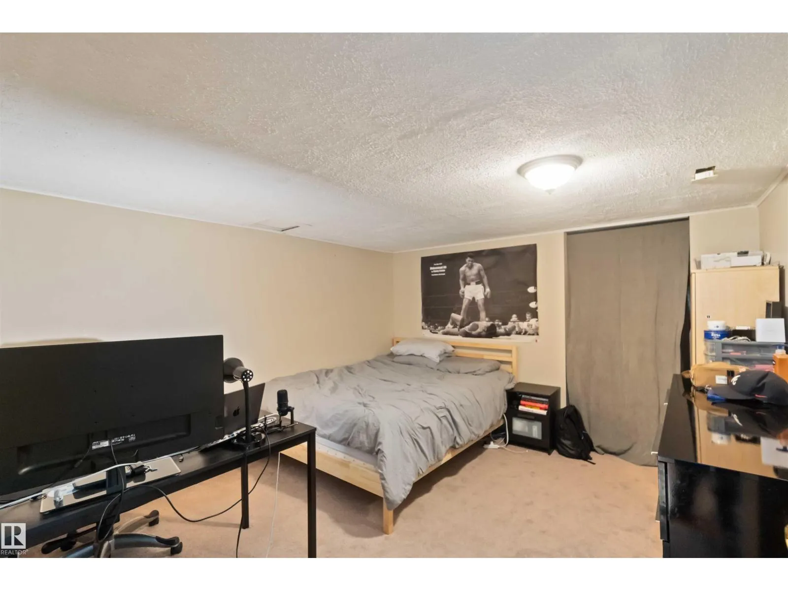 18204 61 AV NW