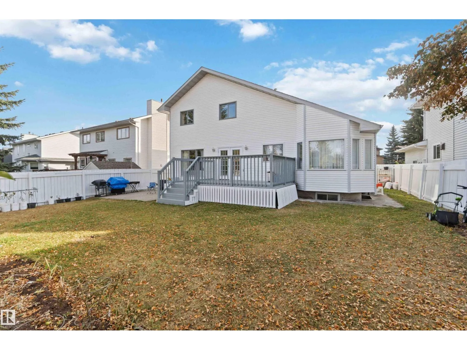 18204 61 AV NW
