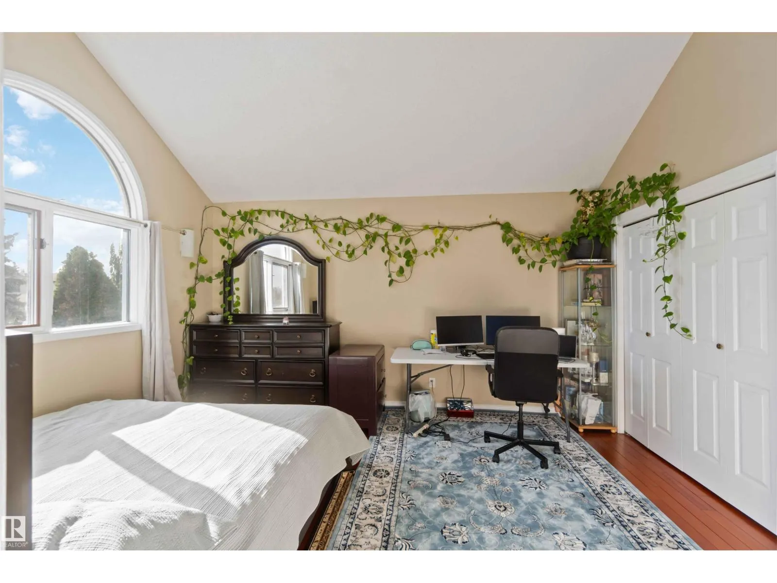 18204 61 AV NW