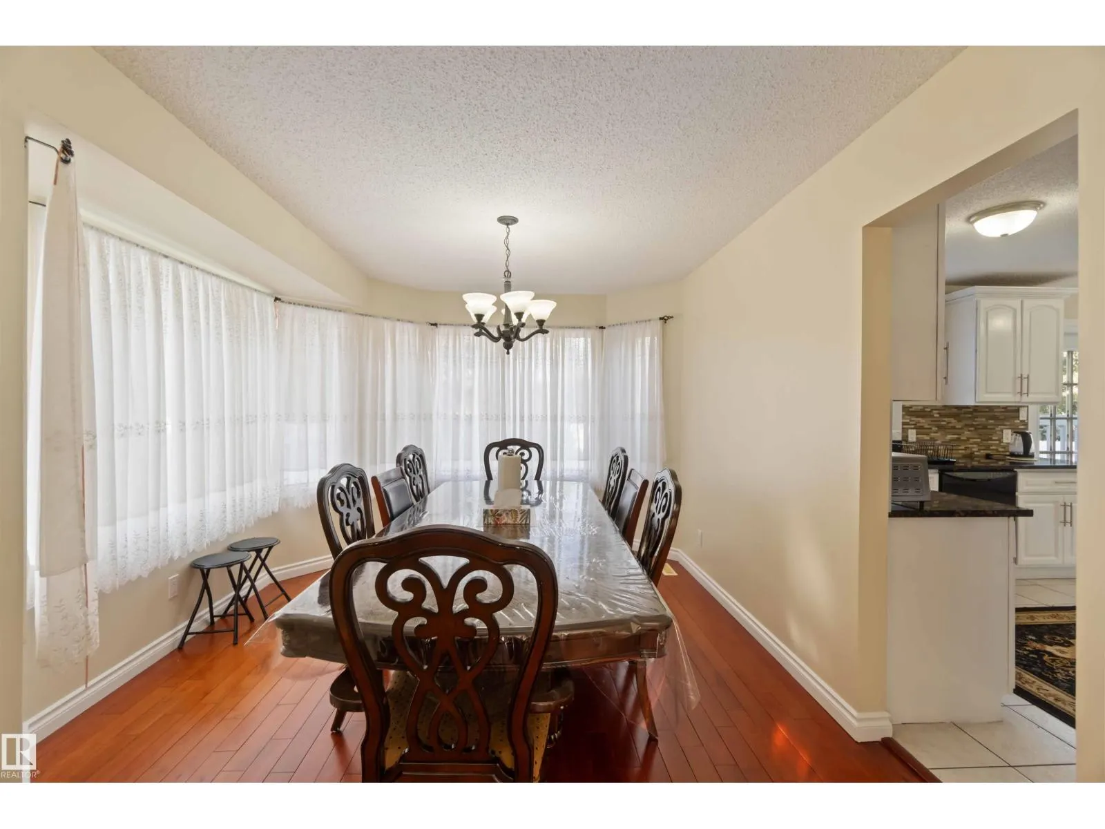 18204 61 AV NW