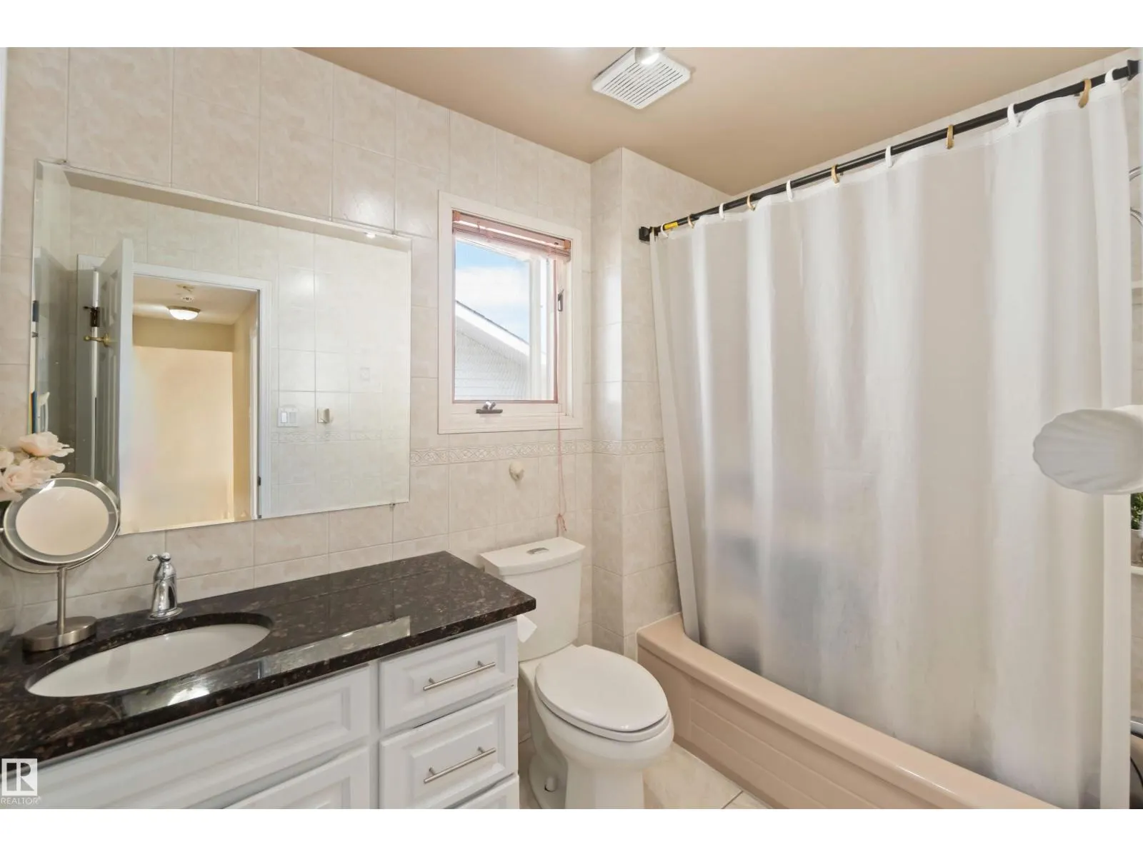 18204 61 AV NW